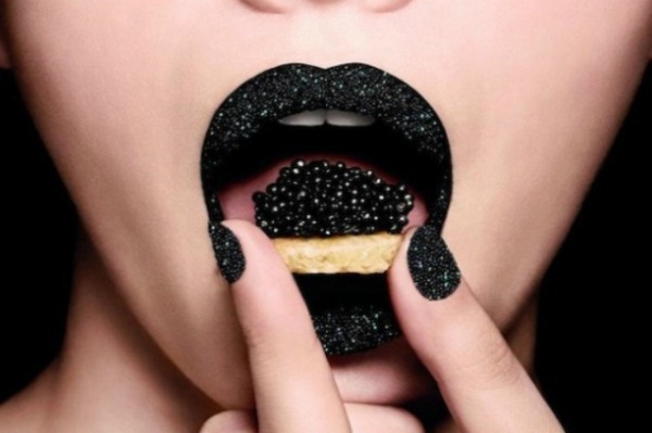 Caviar-manicure